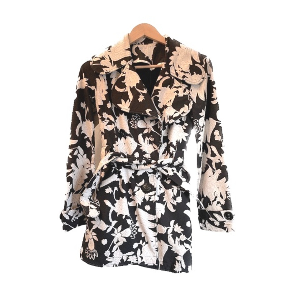 Lululemon Black and White Paisley Studio Trench